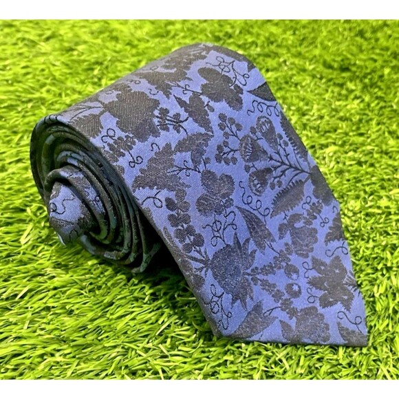 GUCCI Men's 100% Silk Skinny Necktie ITALY  FLORAL Blue EUC Rare 3.75 X 55 - Picture 3 of 14